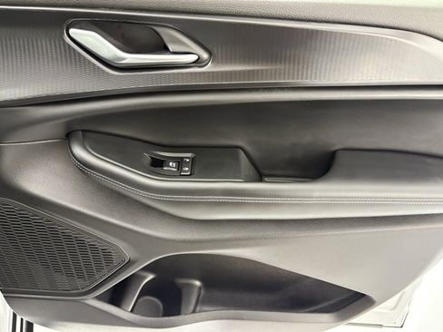 Used 2025 Jeep Grand Cherokee L Laredo image 44