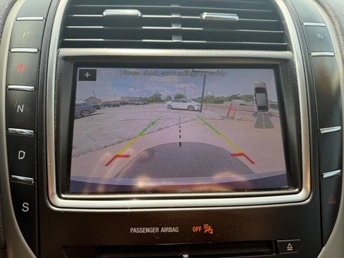 Used 2019 Lincoln Nautilus Select FWD image 19