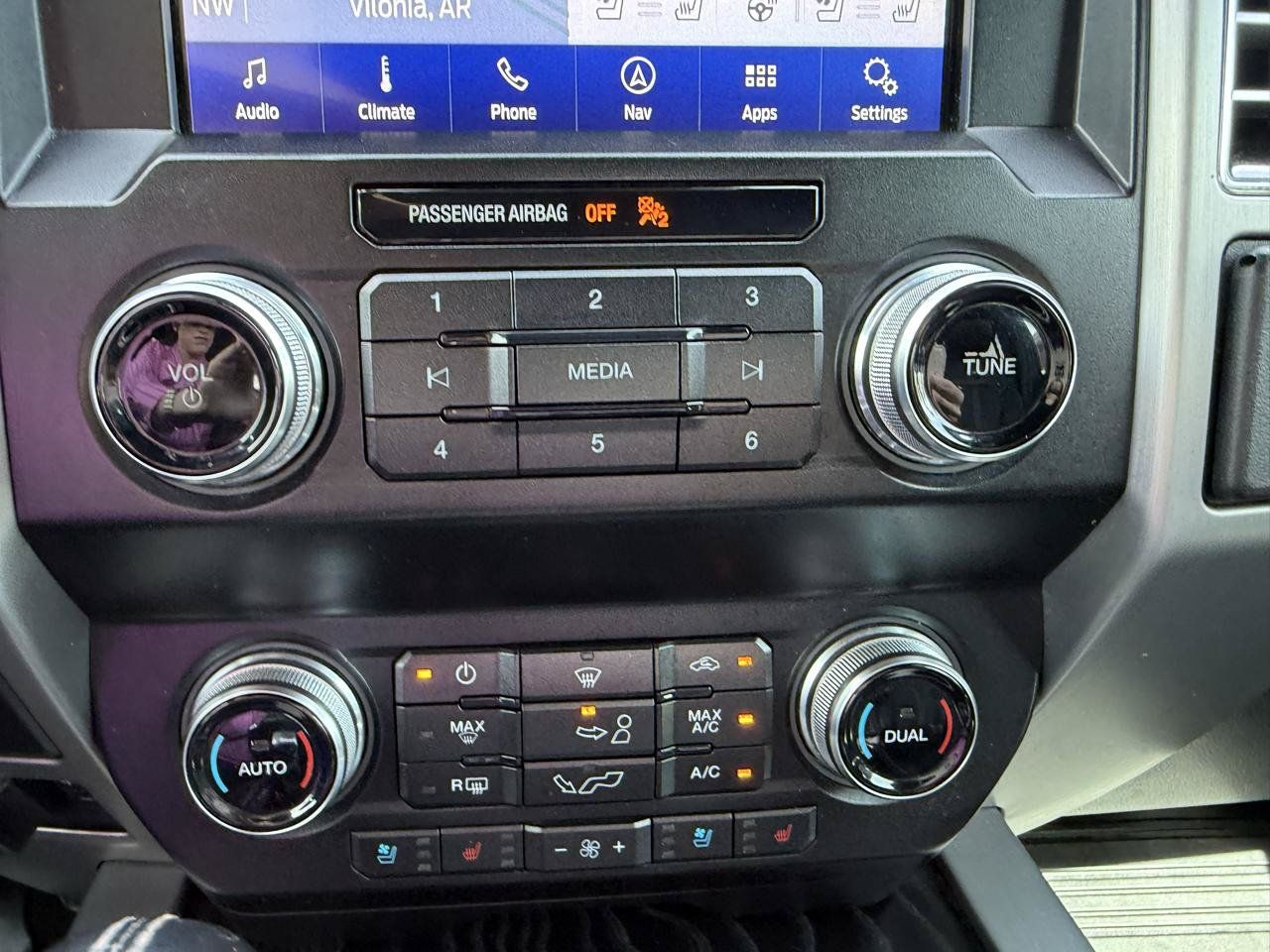 Used 2019 Ford F150 Platinum w/ Equipment Group 701A Luxury AWD/4WD image 33