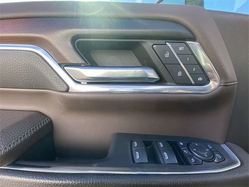 Used 2024 GMC Sierra 2500 Denali w/ Denali Reserve Package image 13