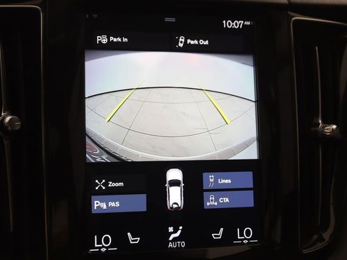 Used 2019 Volvo XC60 T5 Momentum w/ Multimedia Package image 10