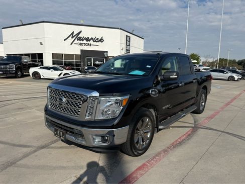 Used 2017 Nissan Titan SV RWD image 1
