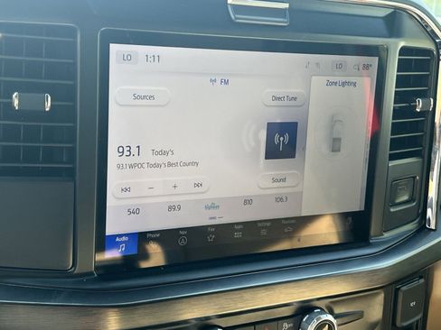 Used 2025 Ford F250 Lariat w/ Black Appearance Package image 18