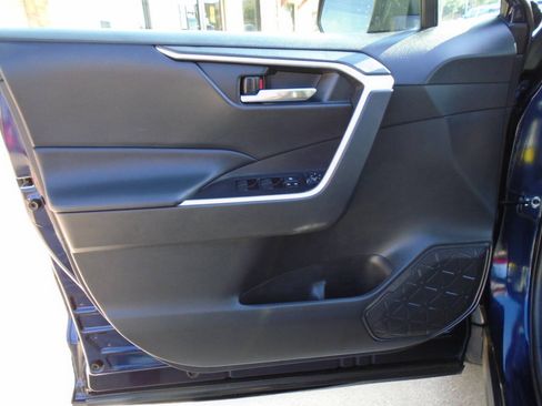 Used 2021 Toyota RAV4 XLE FWD image 28