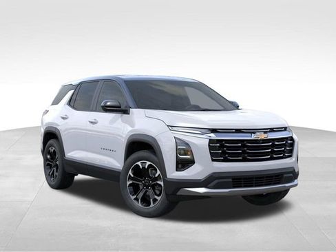 New 2026 Chevrolet Equinox LT w/ Convenience Package II AWD/4WD image 7