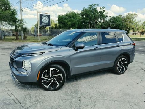 Used 2023 Mitsubishi Outlander SE FWD image 9