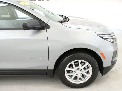 Used 2024 Chevrolet Equinox LS w/ LS Convenience Package AWD/4WD image 11