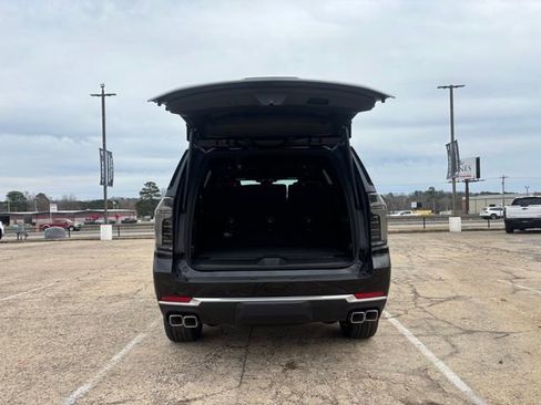 New 2026 Chevrolet Tahoe High Country w/ Sun And Tow Package AWD/4WD image 9