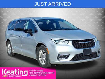 Used 2024 Chrysler Pacifica Touring-L