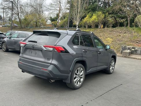 Used 2023 Toyota RAV4 XLE Premium image 3