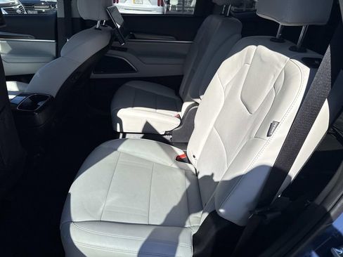 Used 2023 Kia Telluride S image 14
