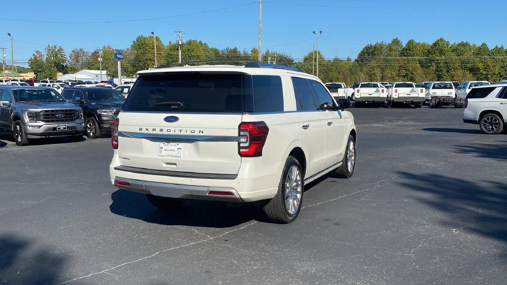 Used 2024 Ford Expedition Platinum AWD/4WD image 5
