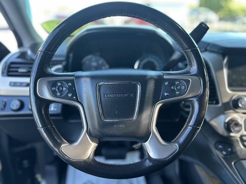 Used 2018 GMC Yukon Denali w/ Denali Ultimate Package AWD/4WD image 11