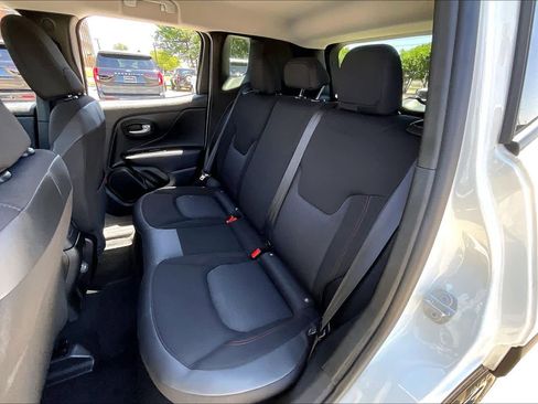 Used 2023 Jeep Renegade Trailhawk AWD/4WD image 20