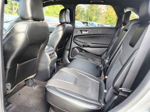 Certified 2020 Ford Edge ST w/ Cold Weather Package image 16