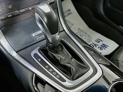 Used 2015 Ford Edge Titanium w/ Equipment Group 302A AWD/4WD image 17