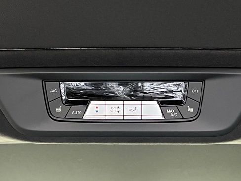 Certified 2025 BMW X7 M60i image 10