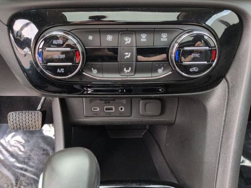 Used 2021 Buick Encore GX Select w/ Advanced Technology Package image 18