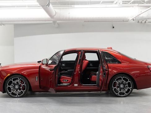 Used 2025 Rolls-Royce Ghost Black Badge image 4
