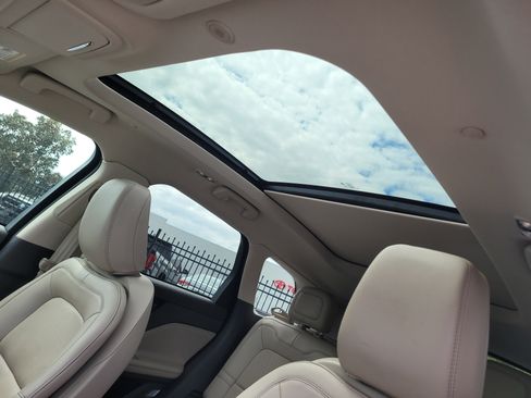 Used 2023 Lincoln Corsair Reserve w/ Equipment Group 201A image 22