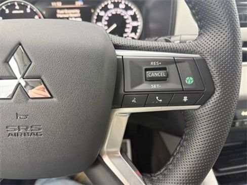 New 2025 Mitsubishi Outlander SE image 33