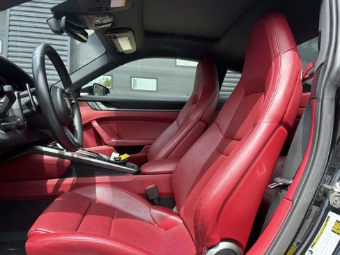 Used 2020 Porsche 911 Carrera RWD image 16