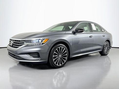 Used 2022 Volkswagen Passat 2.0T image 46