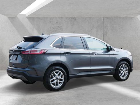 Certified 2024 Ford Edge SEL w/ Convenience Package AWD/4WD image 3