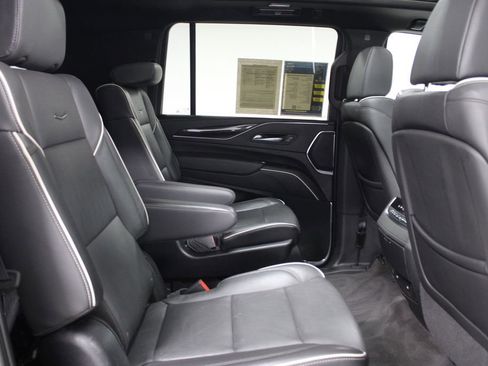 Used 2024 Cadillac Escalade ESV Sport RWD image 32