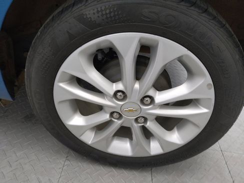 Used 2020 Chevrolet Spark LT image 31