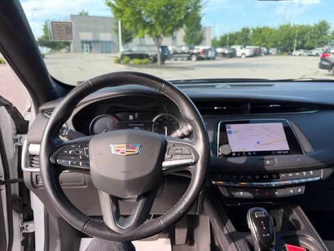 Used 2020 Cadillac XT4 Premium Luxury FWD image 25