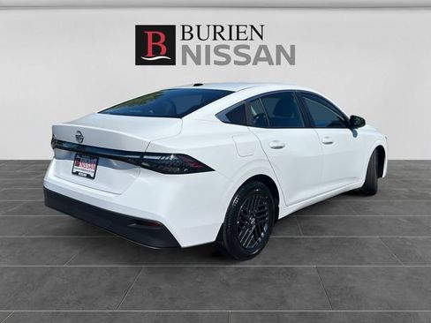New 2026 Nissan Sentra SV w/ SV Convenience Package FWD image 5