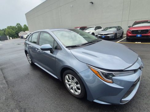 Used 2024 Toyota Corolla LE FWD image 3