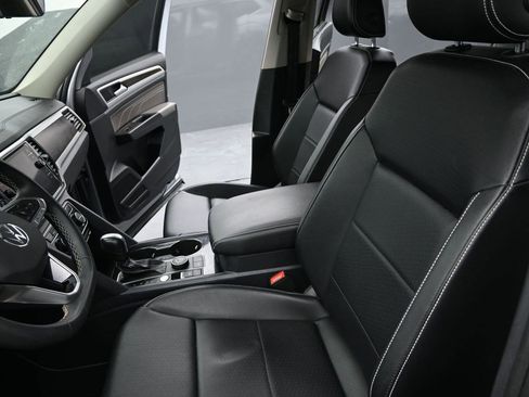 Used 2022 Volkswagen Atlas SE w/ Black Wheel Package image 12