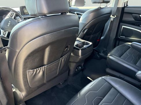 Used 2022 Kia Telluride SX w/ SX Prestige Package image 17