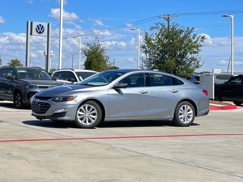Used 2024 Chevrolet Malibu LT FWD image 2