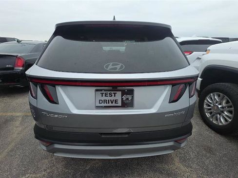 Used 2025 Hyundai Tucson Limited AWD/4WD image 5
