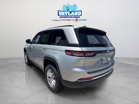 New 2026 Jeep Grand Cherokee Laredo X RWD image 3