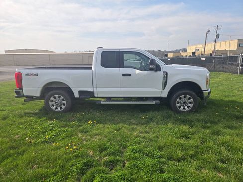 Used 2024 Ford F250 XLT AWD/4WD image 4