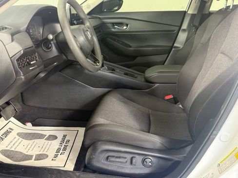 Used 2025 Honda Accord SE image 4