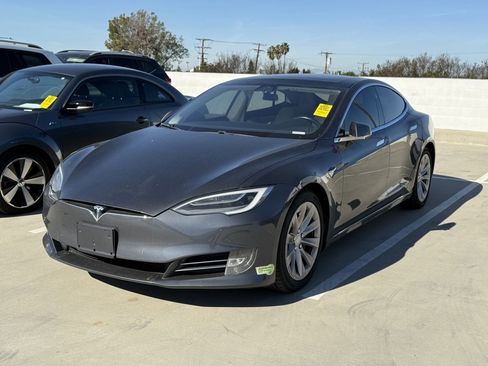 Used 2017 Tesla Model S AWD image 2