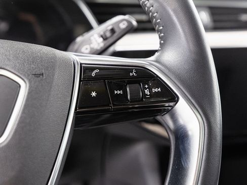 Used 2019 Audi e-tron Prestige image 12