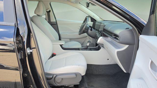 Used 2025 Hyundai Kona SEL AWD/4WD image 13