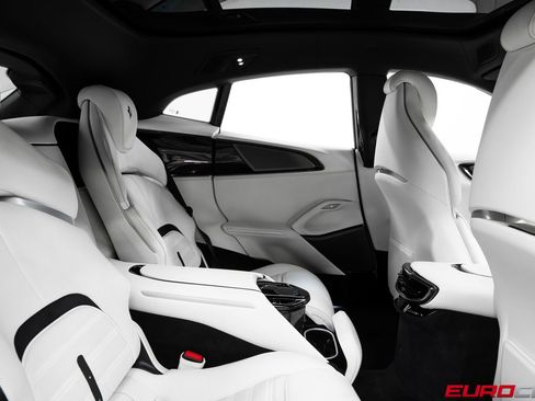 Used 2025 Ferrari Purosangue AWD/4WD image 56