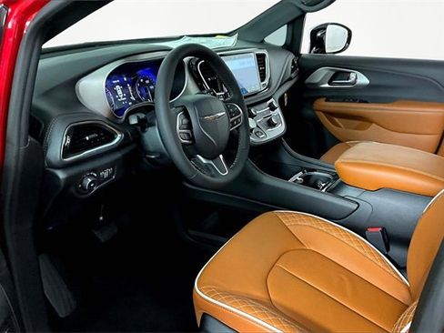 New 2026 Chrysler Pacifica Pinnacle w/ Trailer Tow Group image 8