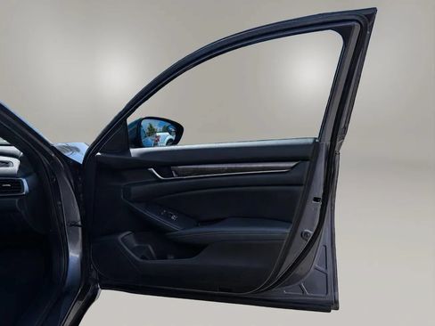 Used 2018 Honda Accord Sport image 37