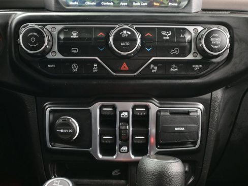 Used 2021 Jeep Gladiator Sport image 18