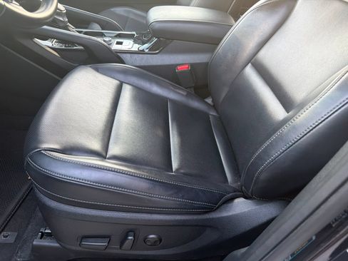 Used 2025 Kia Telluride S FWD image 10