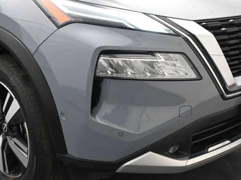 Used 2022 Nissan Rogue Platinum w/ Head-Up Display Package AWD/4WD image 17