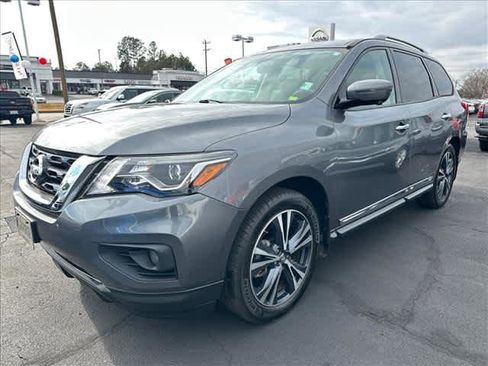 Used 2017 Nissan Pathfinder Platinum w/ Family Entertainment Package image 7